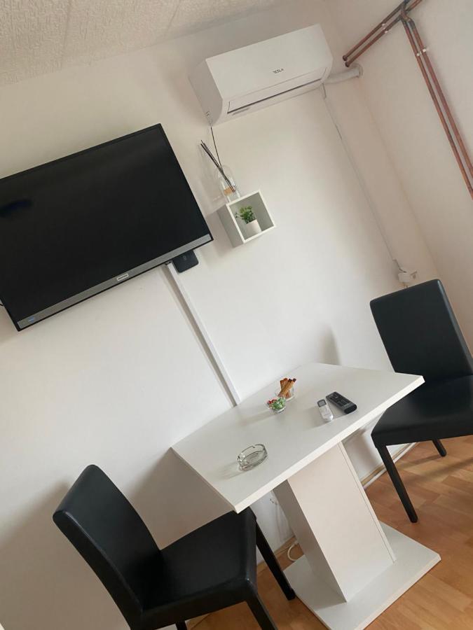 Apartmani Petra Нови-Сад Экстерьер фото
